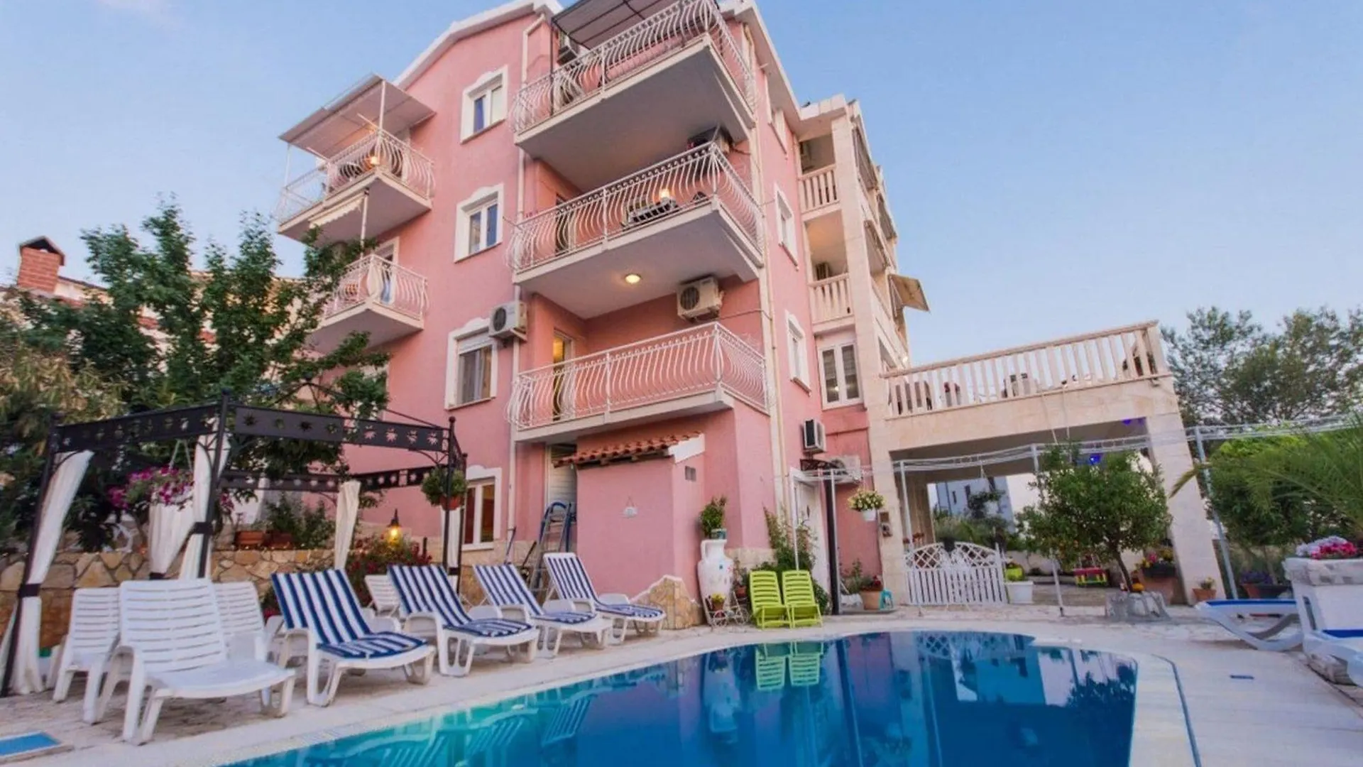 Villa Stil - Studio Apartment With Balcony And Sea View 201 Trogir 0*,  Croatia