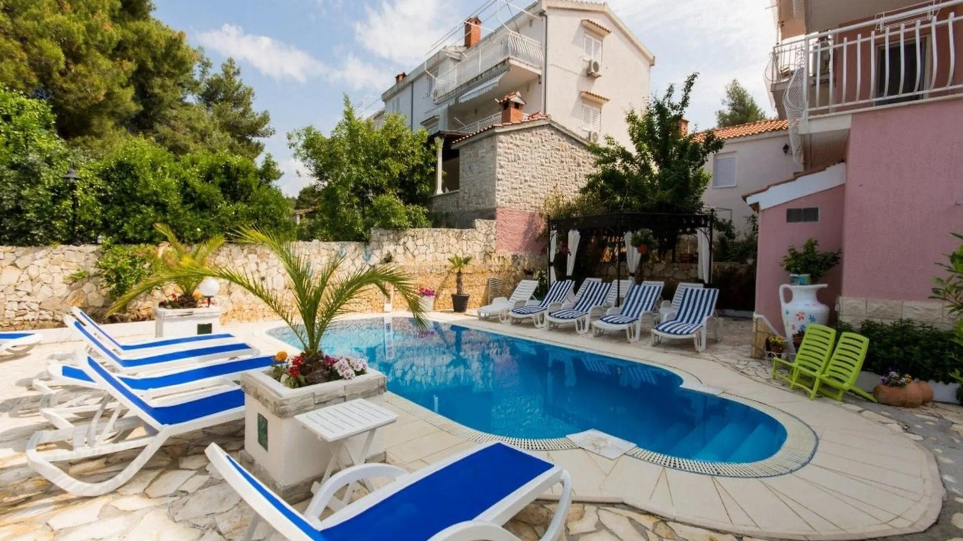 Villa Stil - Studio Apartment With Balcony And Sea View 201 Trogir