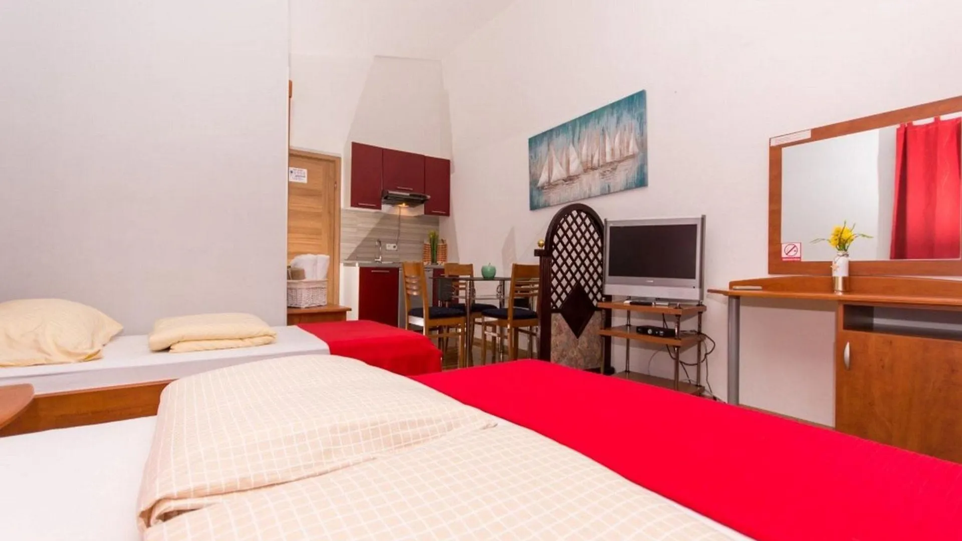 Villa Stil - Studio Apartment With Balcony And Sea View 201 Trogir Croatia