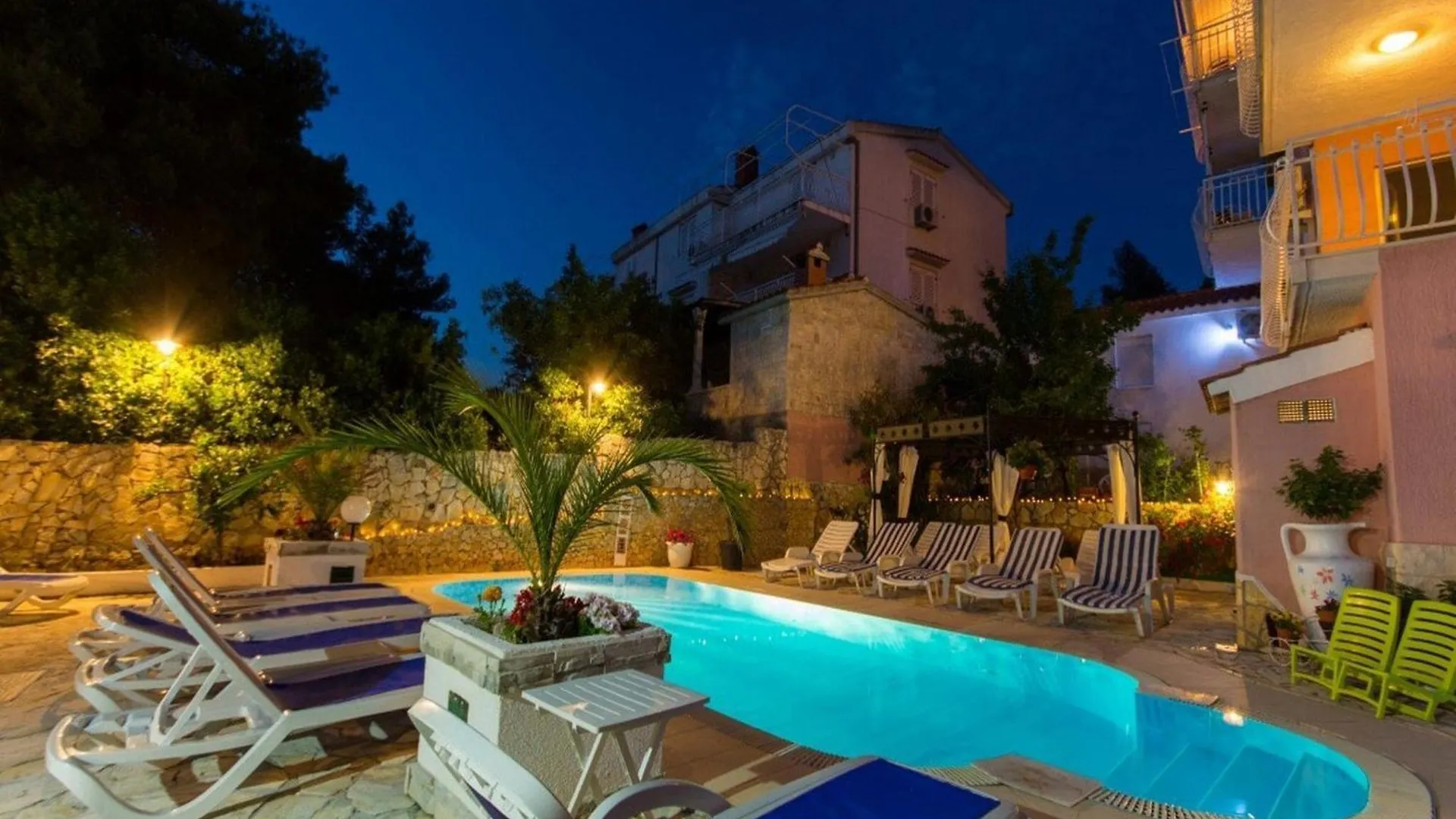 Villa Stil - Studio Apartment With Balcony And Sea View 201 Trogir