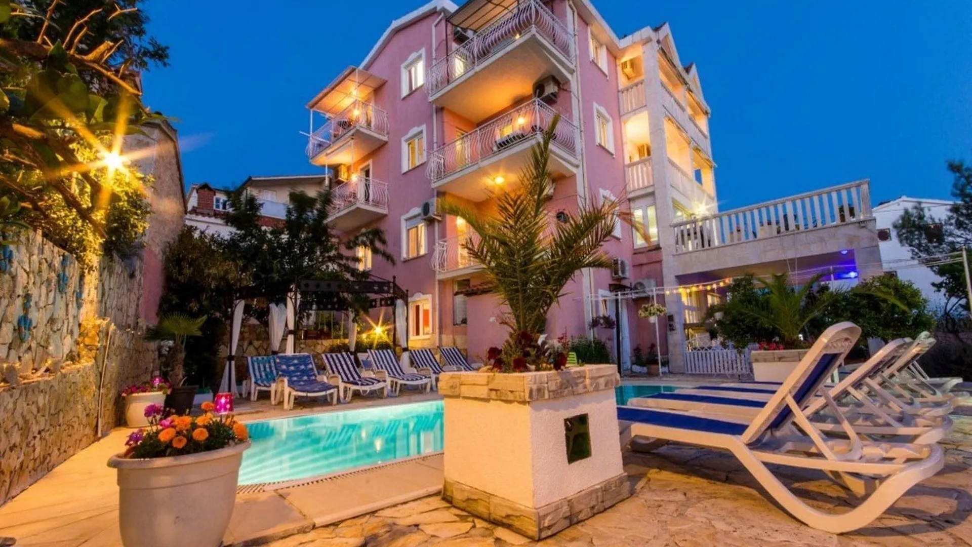 Villa Stil - Studio Apartment With Balcony And Sea View 201 Trogir